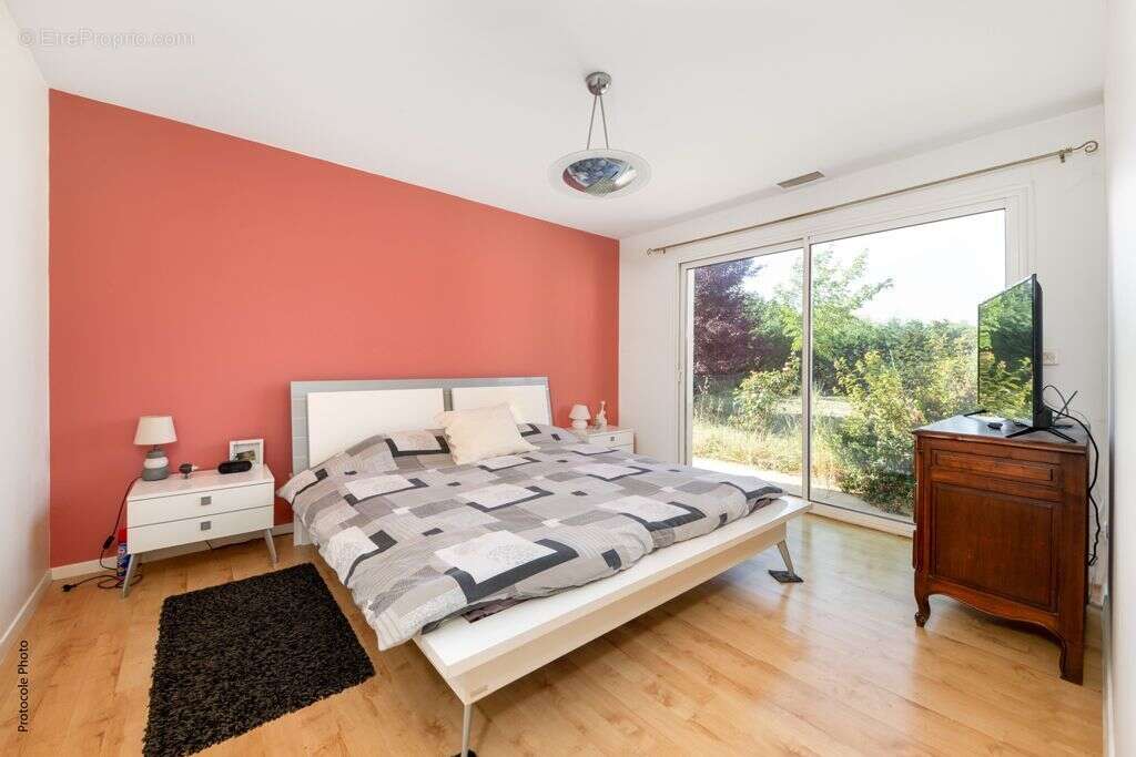 Maison T4 de 160m² à Bouloc – Pièce de vie 76m², terrain 2800m² au calme - photo 9