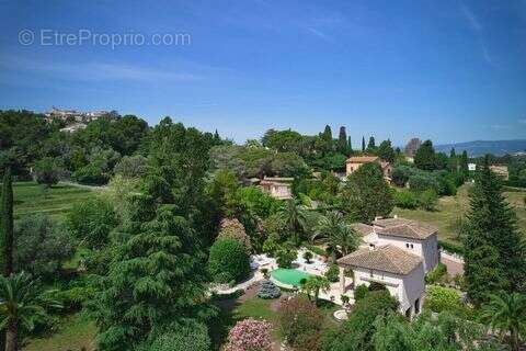 Maison à MOUGINS