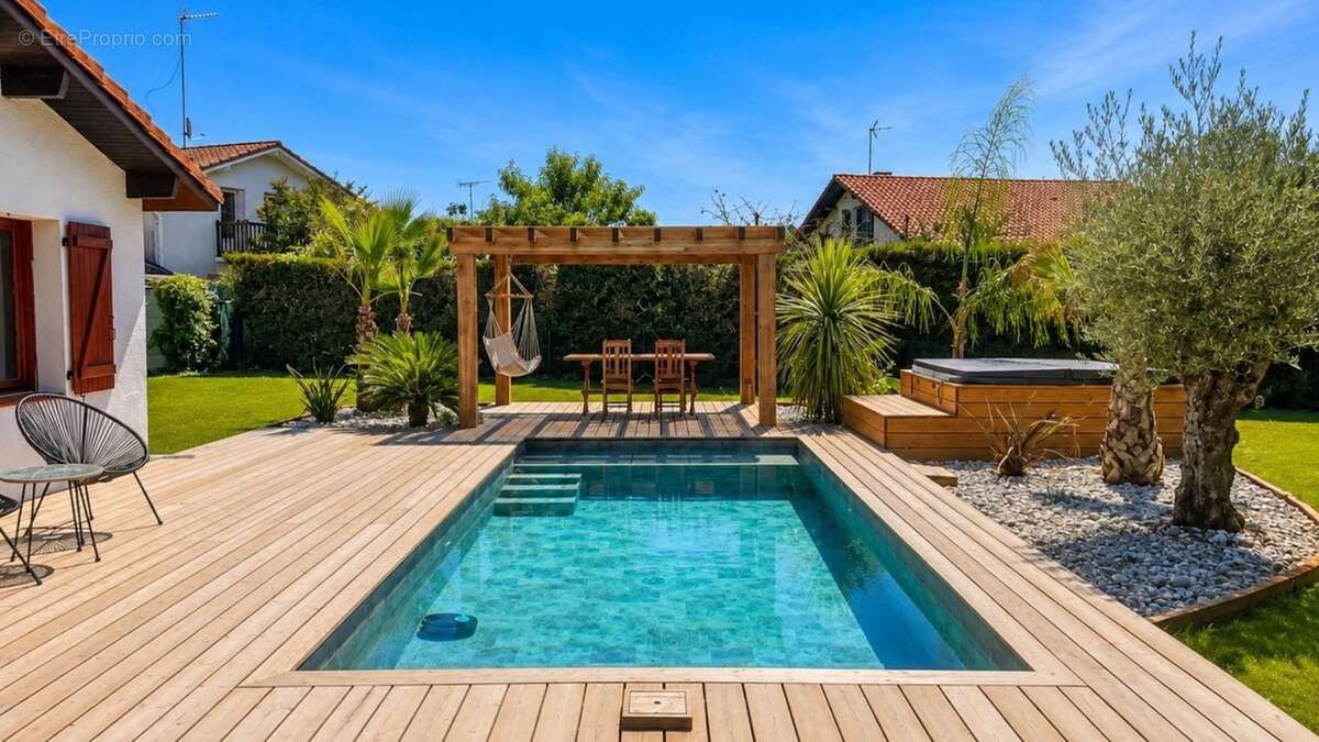 Maison 3 chambres, rénovée, de plain-pied avec piscine chauffée et jacuzzi - photo 9