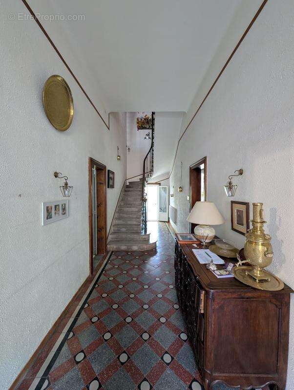 Maison à MONTBAZIN