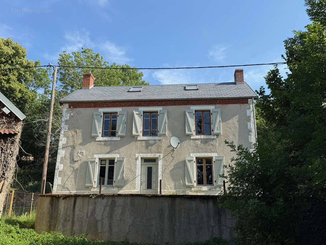 Auv 1225: Maison de caractère, grande grange, toits neufs, 1640m2 - photo 25