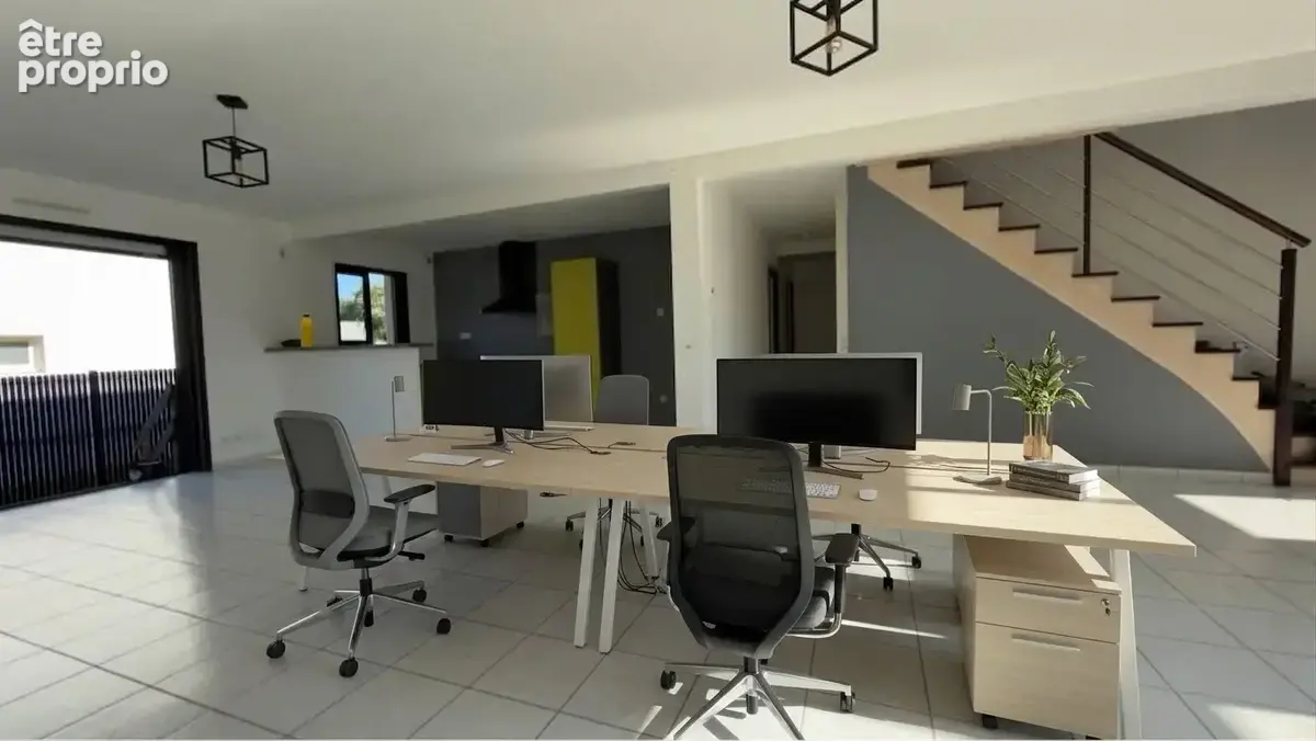 Saint Marc sur Mer - Maison double usage maison et bureaux avec sous sol de 129 m2 - photo 2