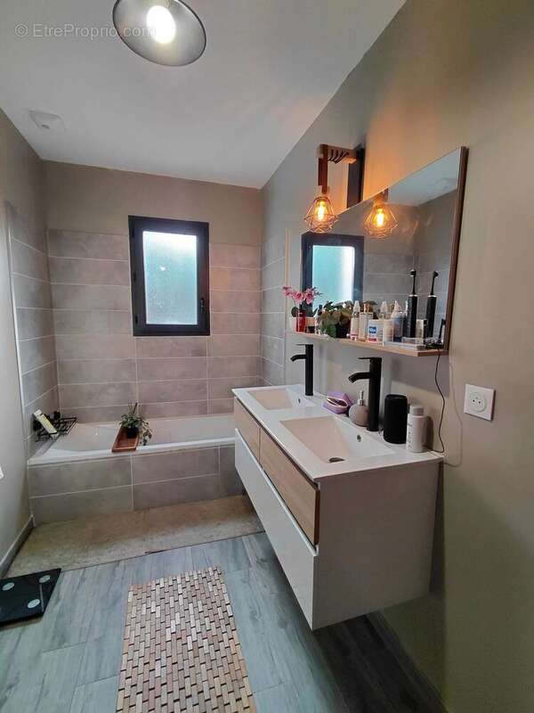 Maison à POURRIERES