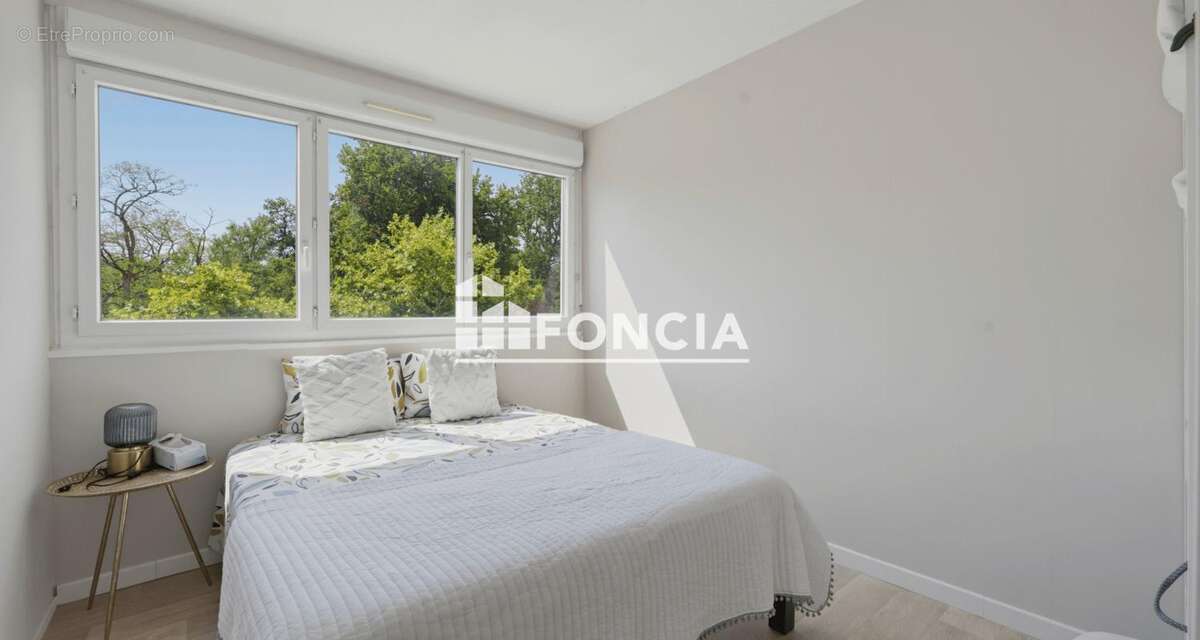 Appartement type 4 renove proche tram b - photo 11