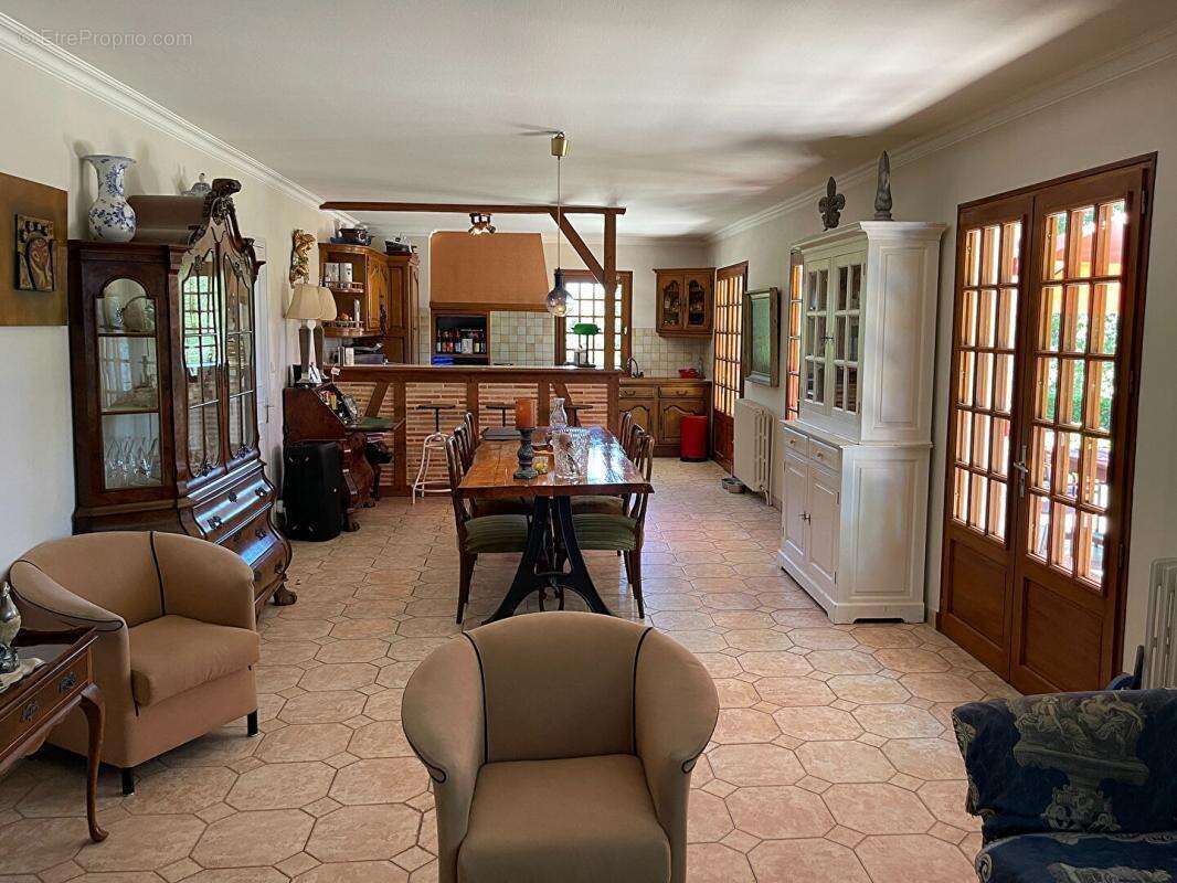 Maison sur deux niveaux avec jardin clôturé, à proximité de Villeréal - photo 3