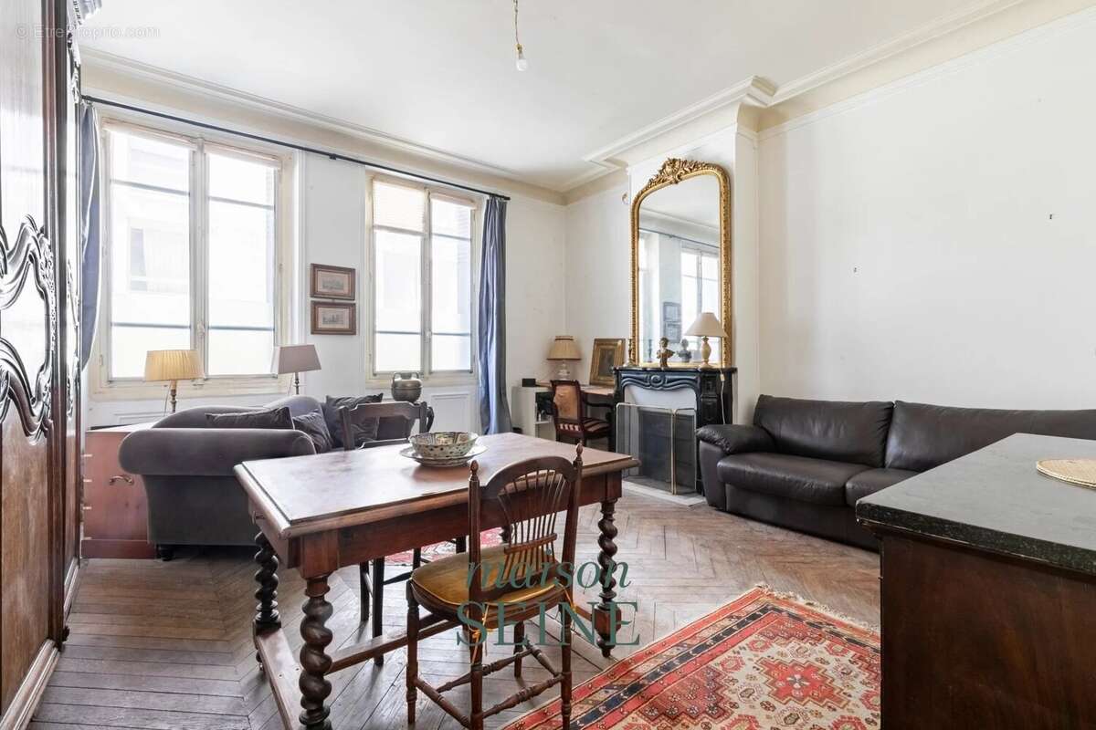 Appartement à PARIS-7E