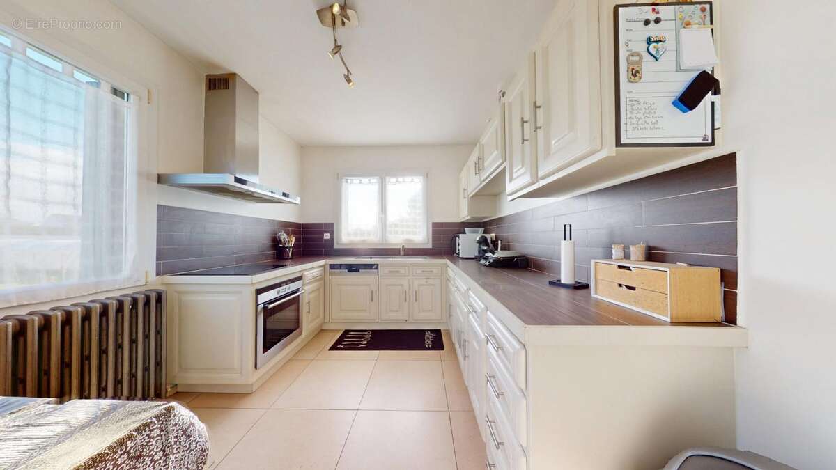 Maison à SAINT-BRICE-COURCELLES