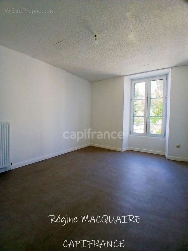 Maison à vendre 4 pièces SOURDEVAL (50) : 3 chambres, garage et extérieur privatif - photo 11