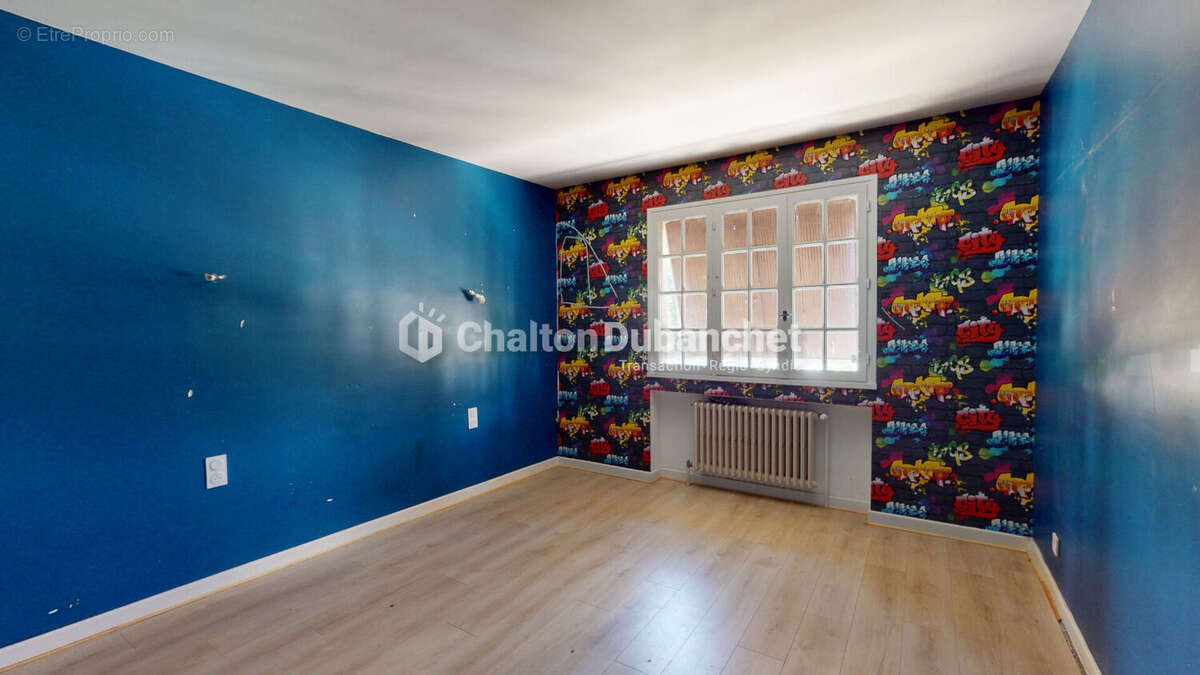 CHARLIEU - Maison  de 149 m² habitables - photo 5