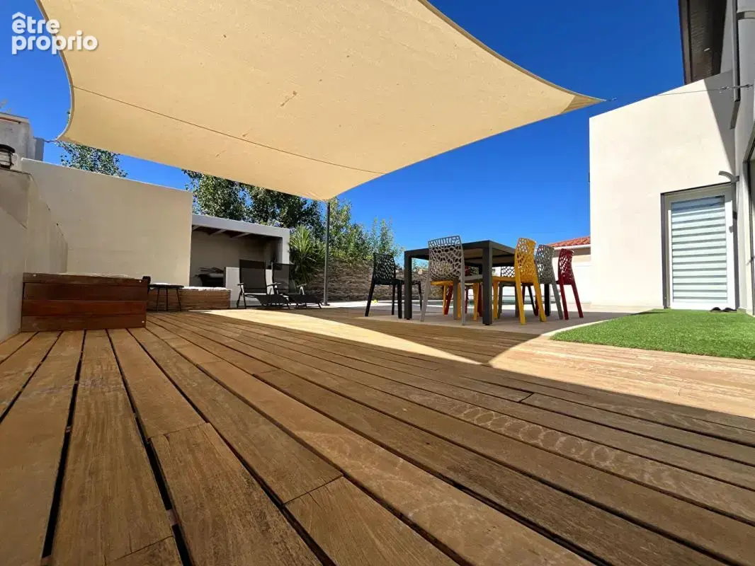 Magnifique villa de standing de 170 m²  sur un terrain 4 faces  avec piscine dans un secteur prisé - photo 3