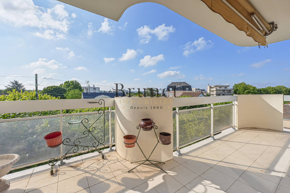 Appartement à SAINT-MAUR-DES-FOSSES