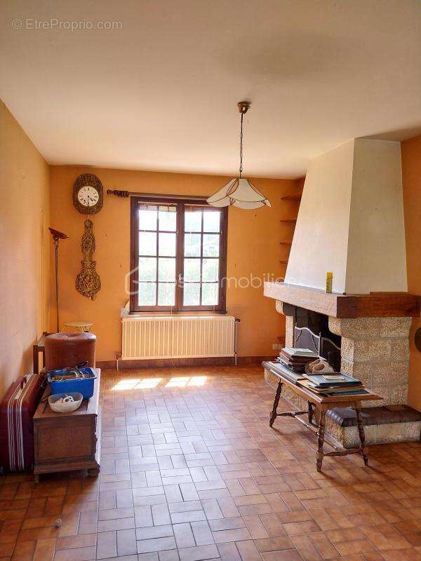 Maison à GUILLY