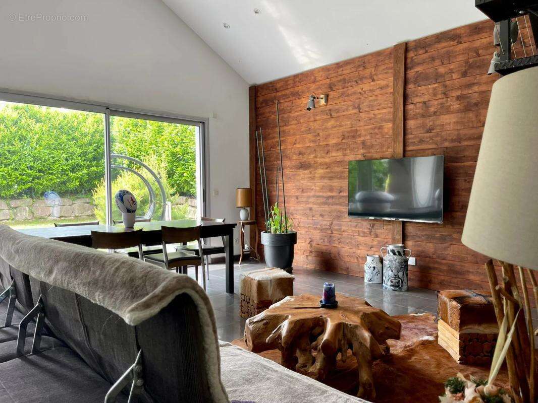 Maison à CHINDRIEUX