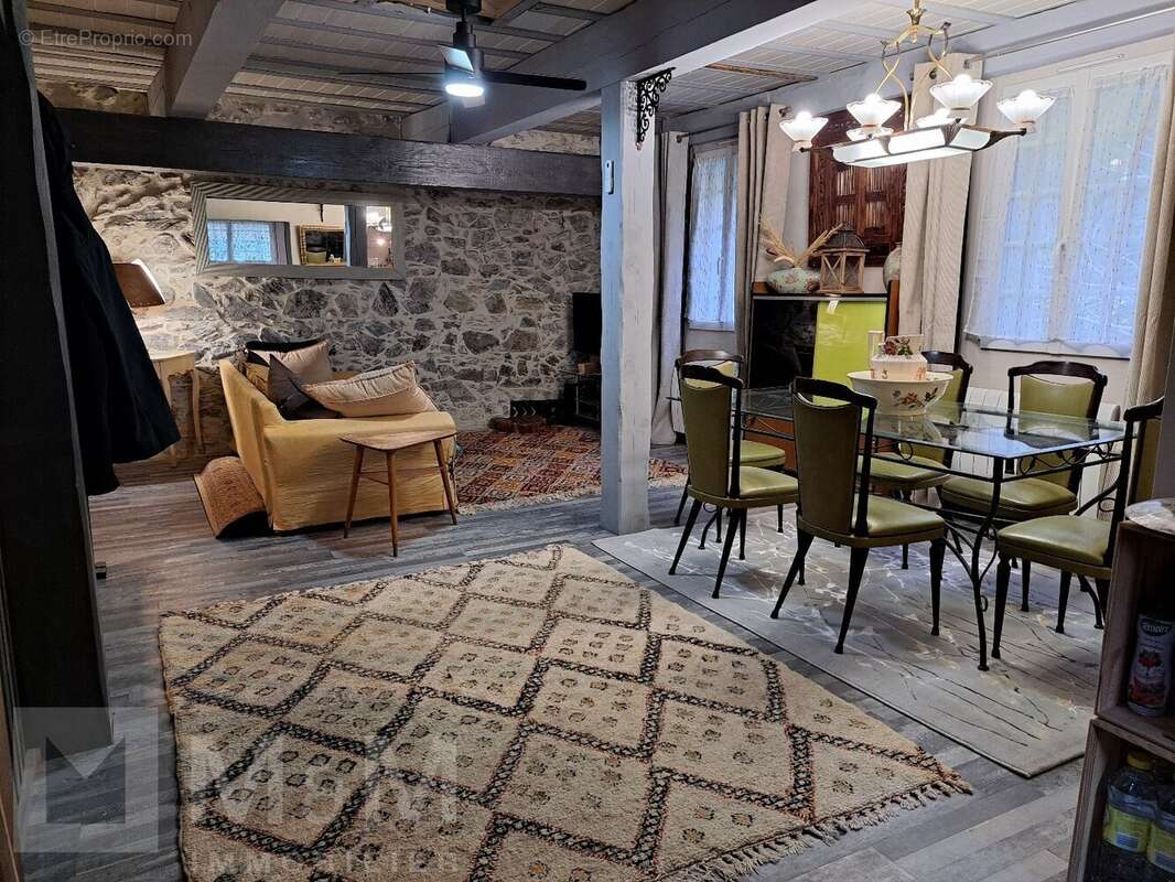 Maison à MONTFORT-SUR-BOULZANE