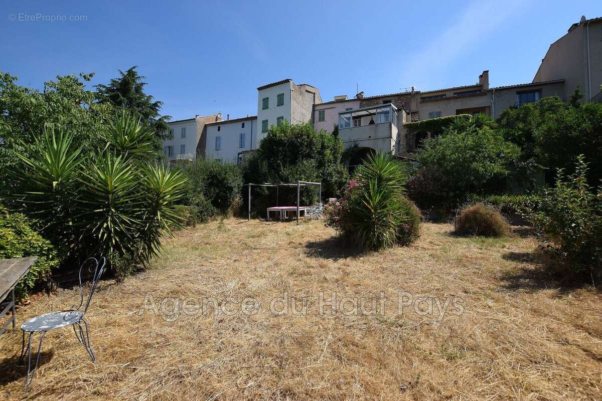 Maison à SAINT-CEZAIRE-SUR-SIAGNE