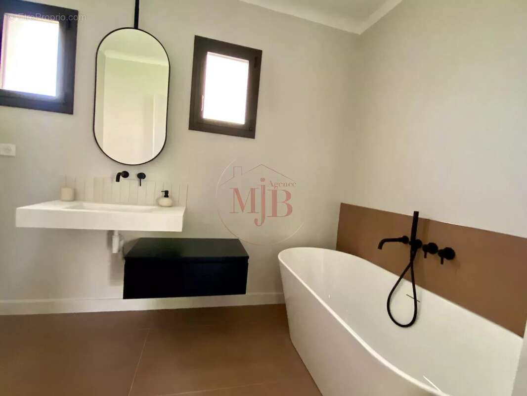 Aix ville a pied  -toutes commodites - photo 17