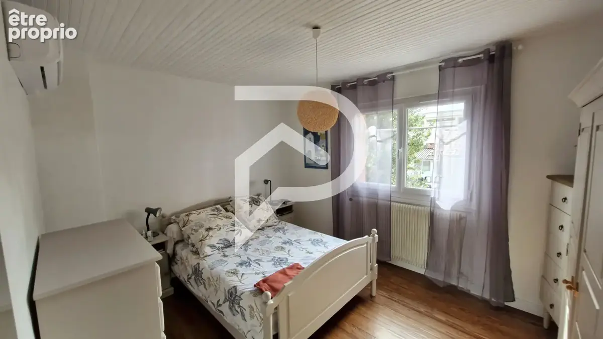 Maison traditionnelle rénovée 6 pièces 136 m² centre ORTHEZ - photo 11