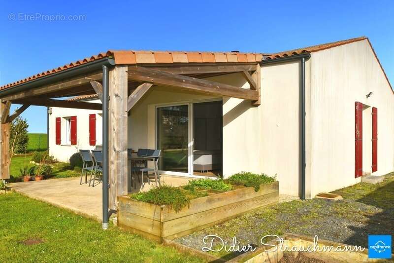 Maison à AIGREFEUILLE-D'AUNIS