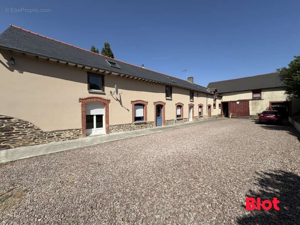 Maison 252 m² à Montauban-De-Bretagne  - photo 6