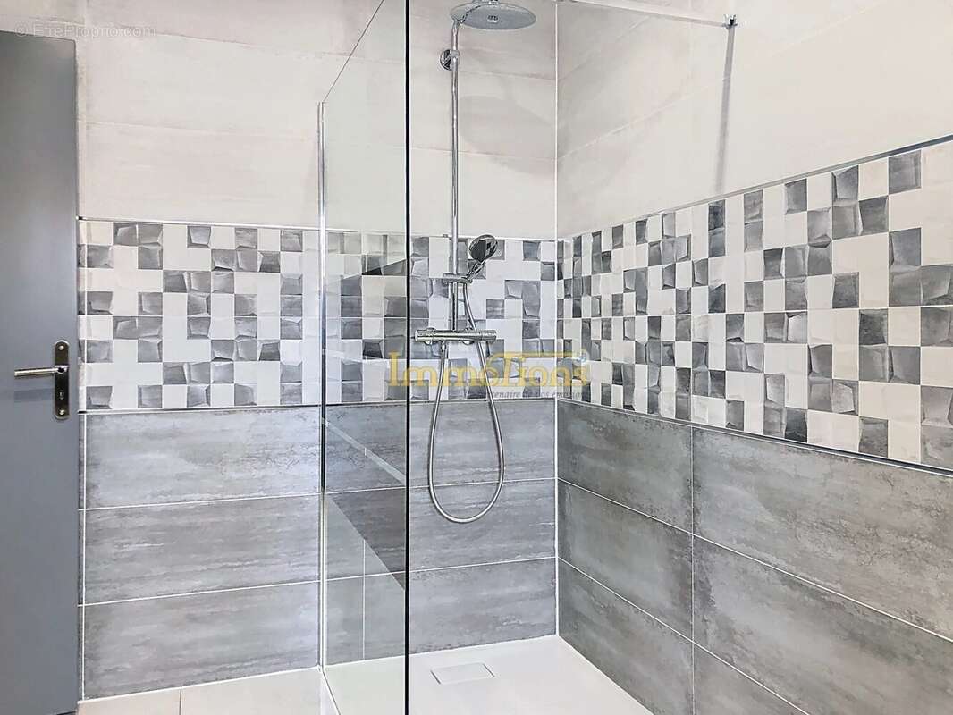 Maison à SAINT-LATTIER