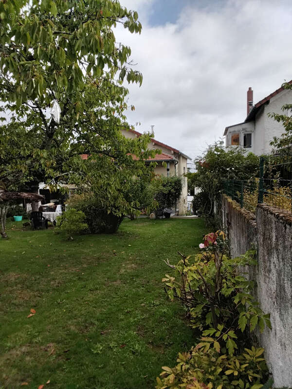 Maison à AIXE-SUR-VIENNE