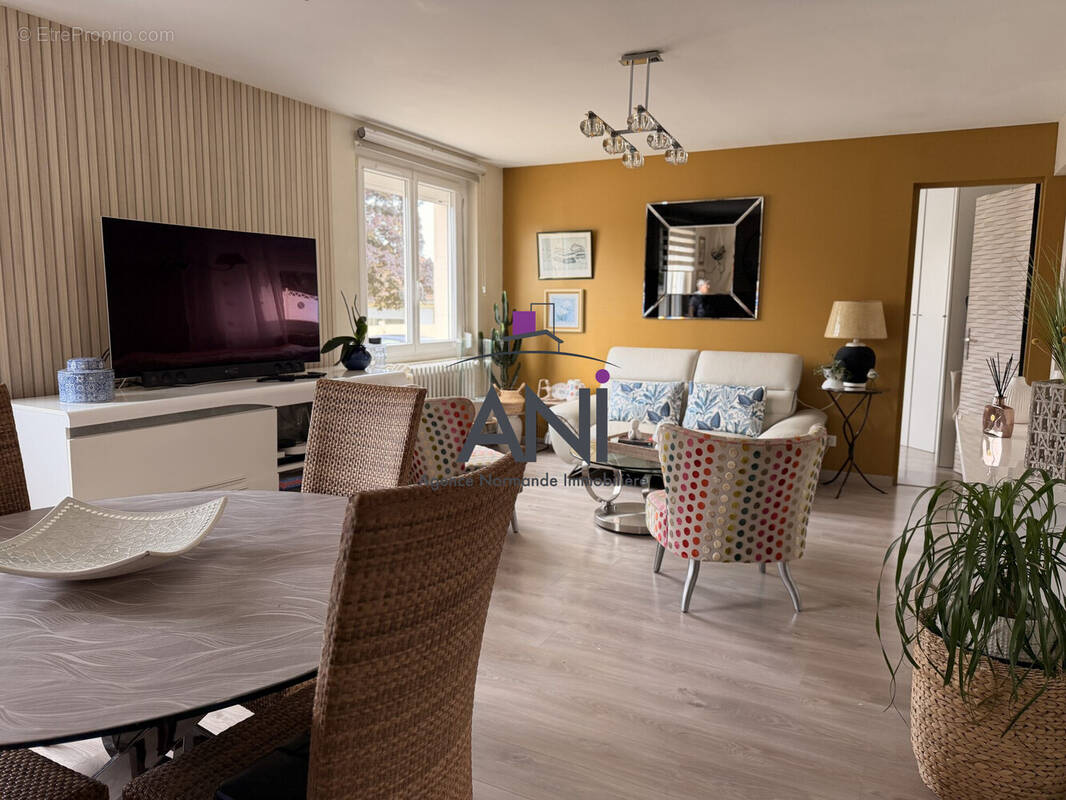 Appartement à GREGES