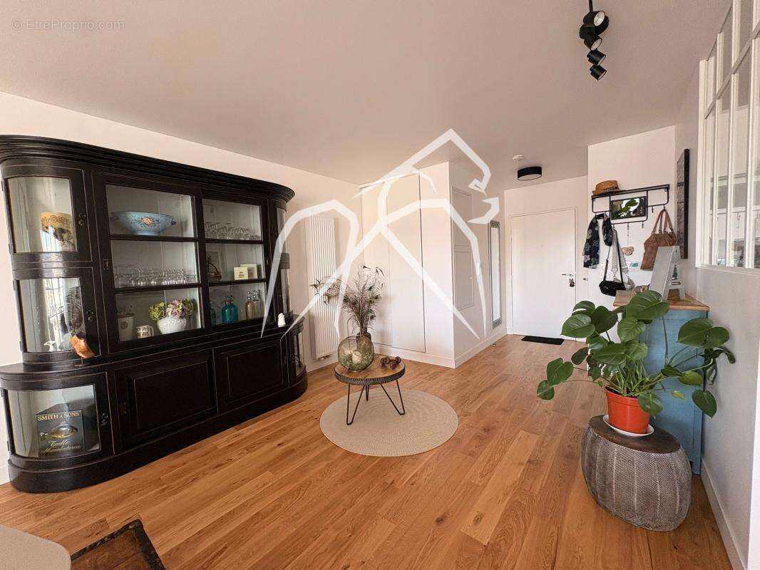 Appartement à MONT-SAINT-AIGNAN