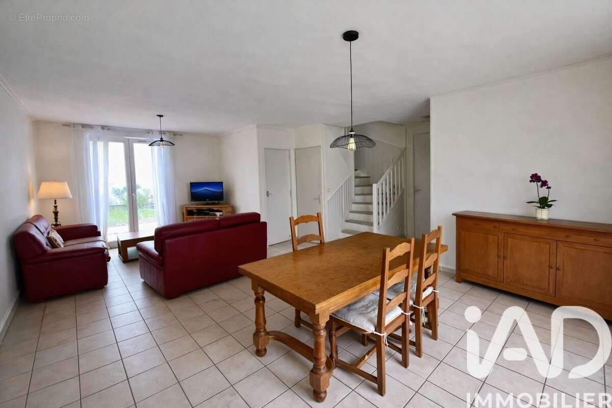 Photo 2 - Maison à LES MUREAUX