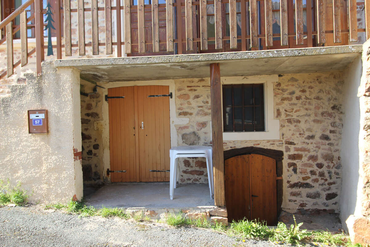 Maison à SAINT-POLGUES