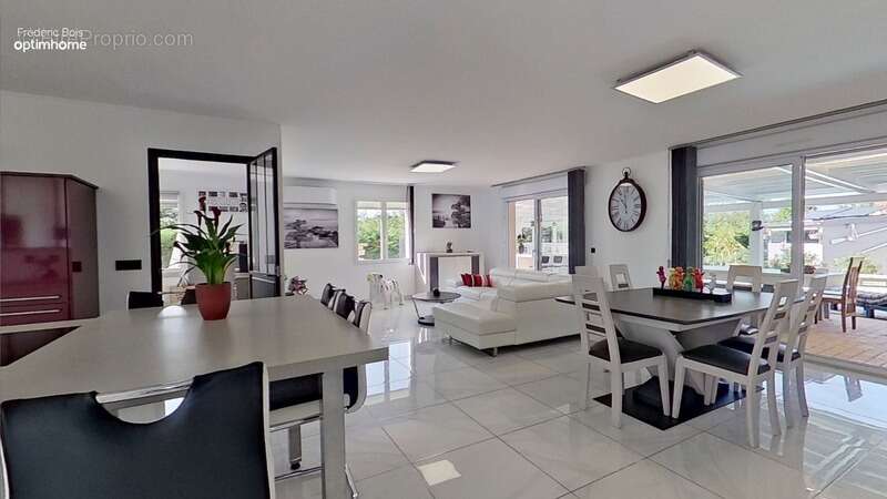 Maison à MONTMERLE-SUR-SAONE