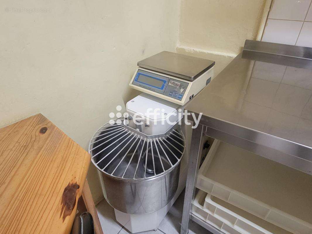 Commerce à LIVRON-SUR-DROME