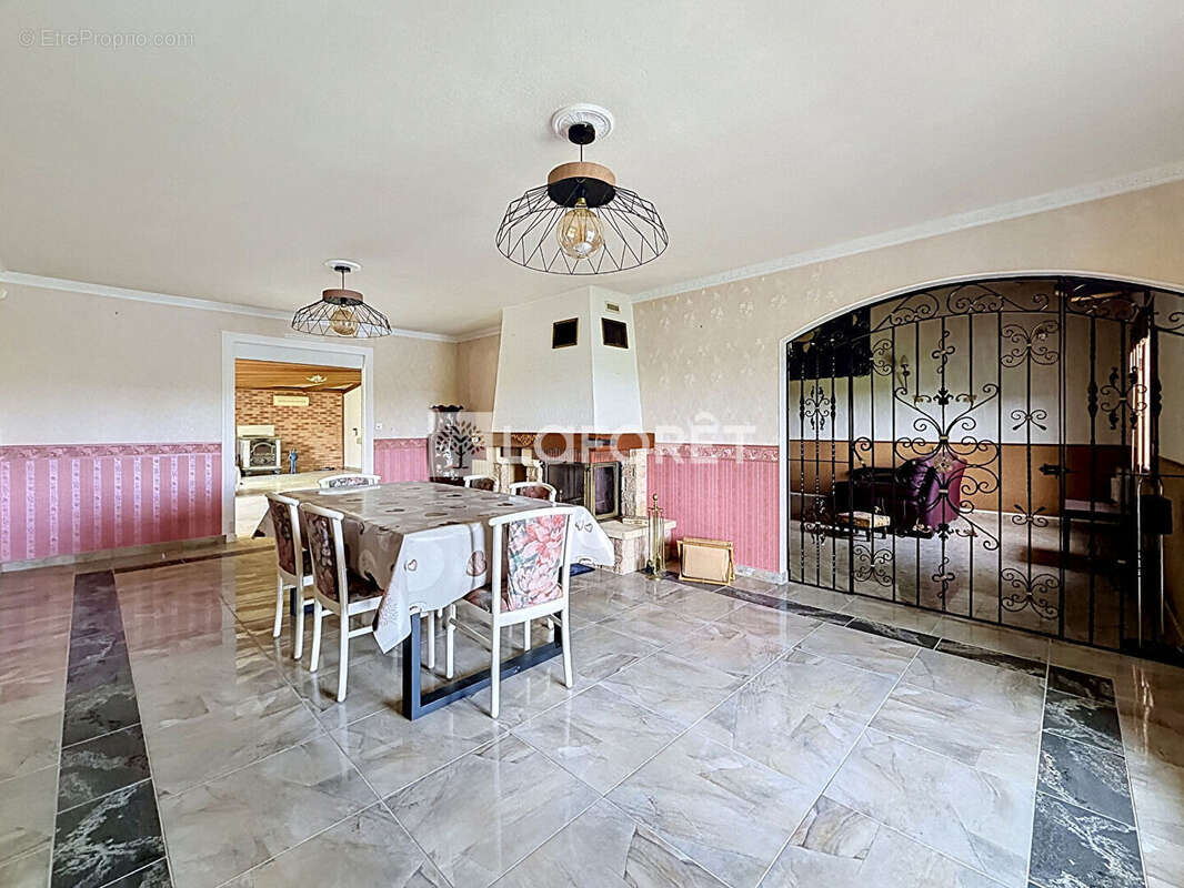 Maison à VILLERS-SUR-LE-ROULE
