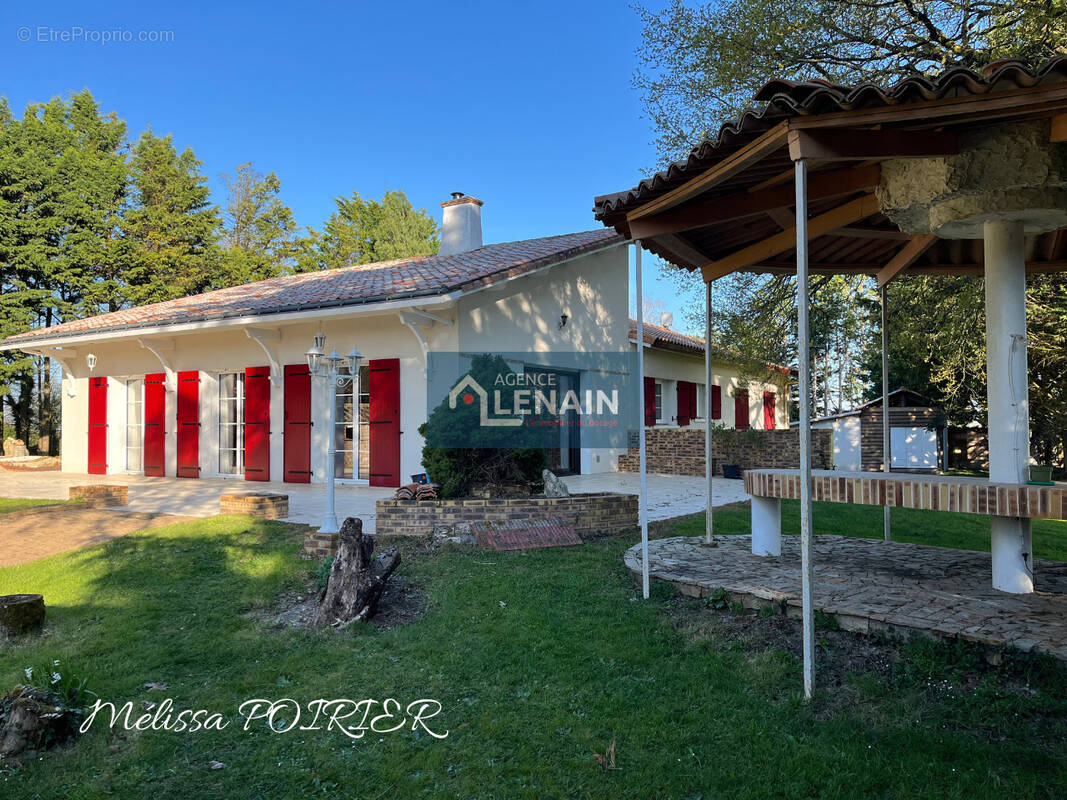 Maison à SAINT-MARTIN-DES-TILLEULS