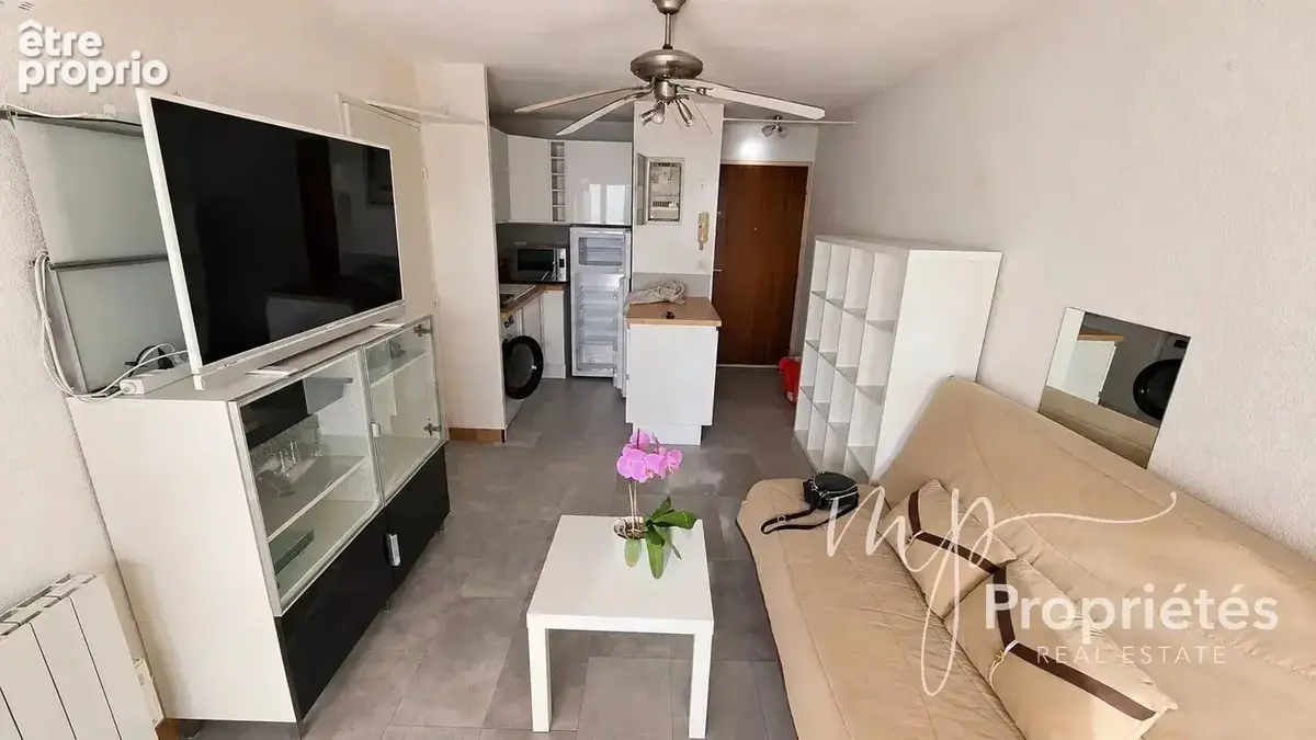 A vendre au lavandou appartement 2 pièces – 28 m² – balcon – parking privatif – plage à pied - photo 2