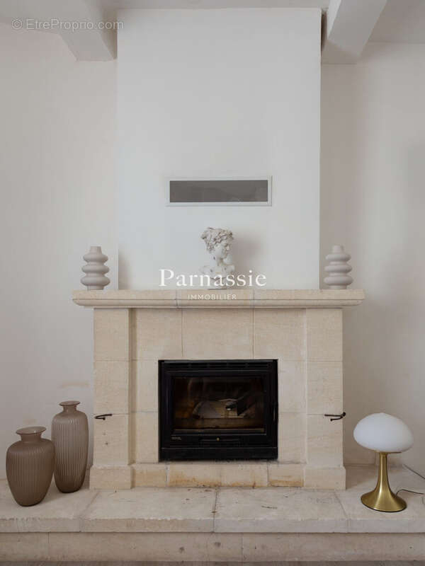 Maison à LA BASTIDE-DES-JOURDANS