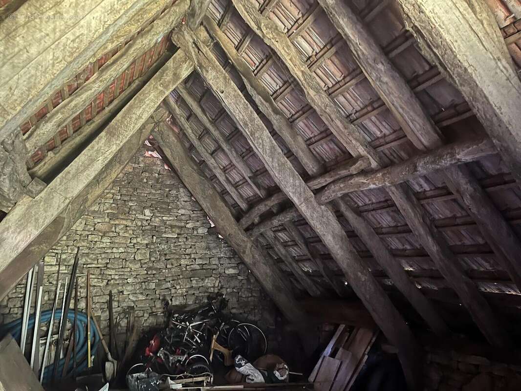 Grange - étage - Maison à CAJARC