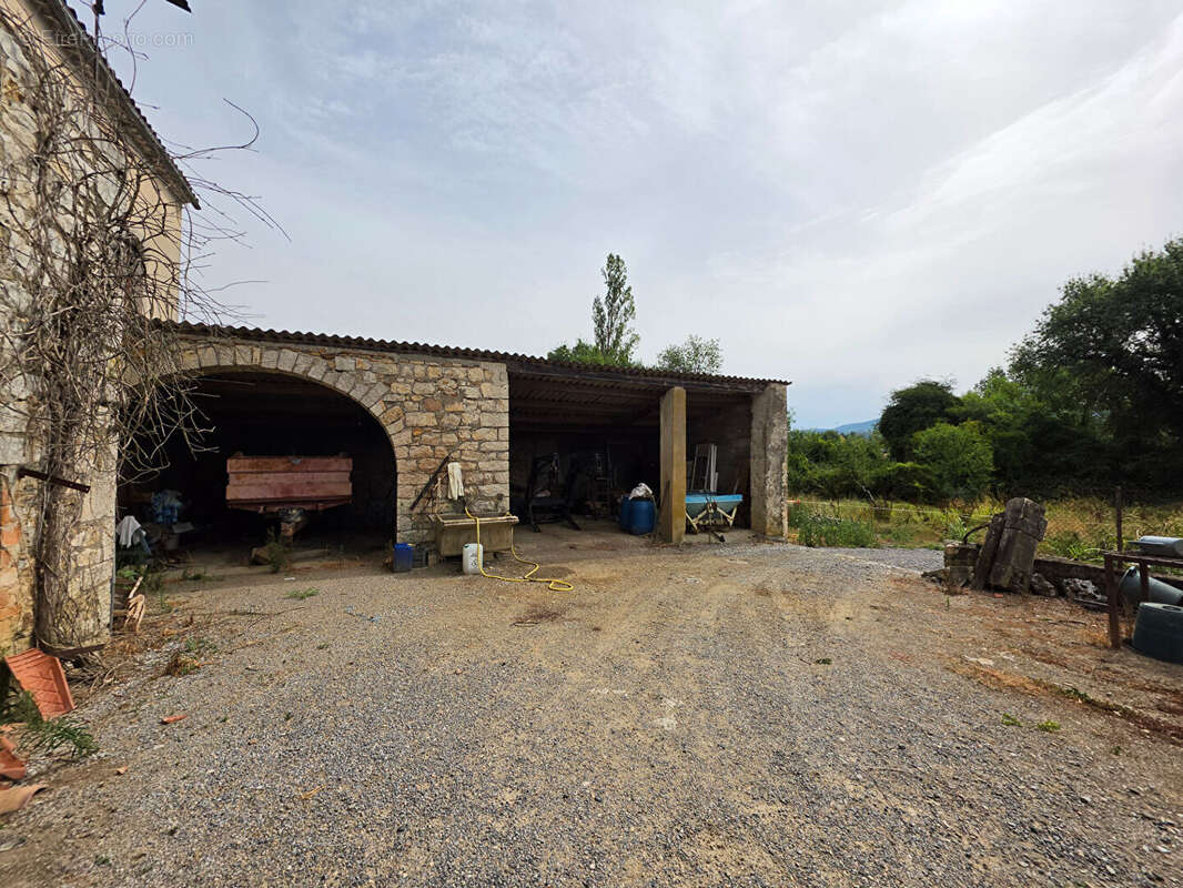 Mas authenitique sur plus d  un hectare de terrain - photo 6