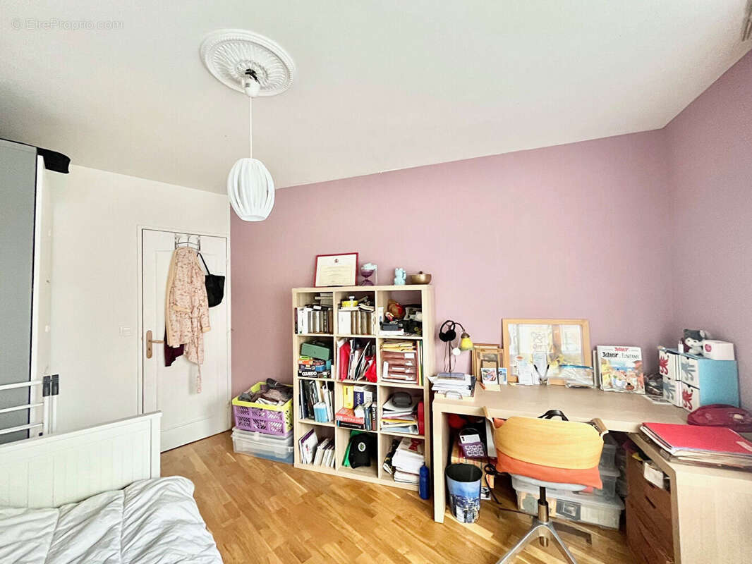 A VENDRE APPARTEMENT 4 PIECES 90 m2 A VENDRE - rez de jardin - terrasse sud - cave - garage fermé - photo 15
