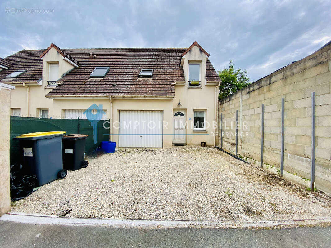 Maison à AUNAY-SOUS-AUNEAU