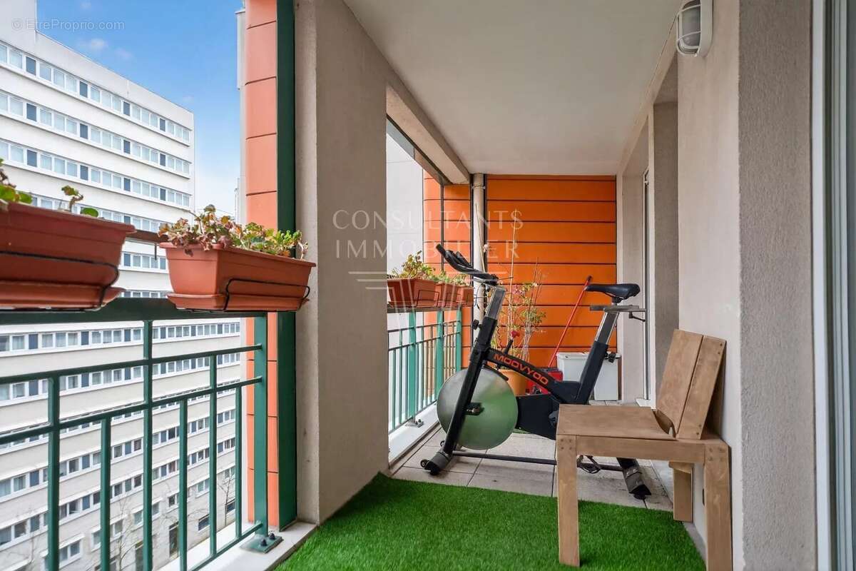 Appartement à COURBEVOIE