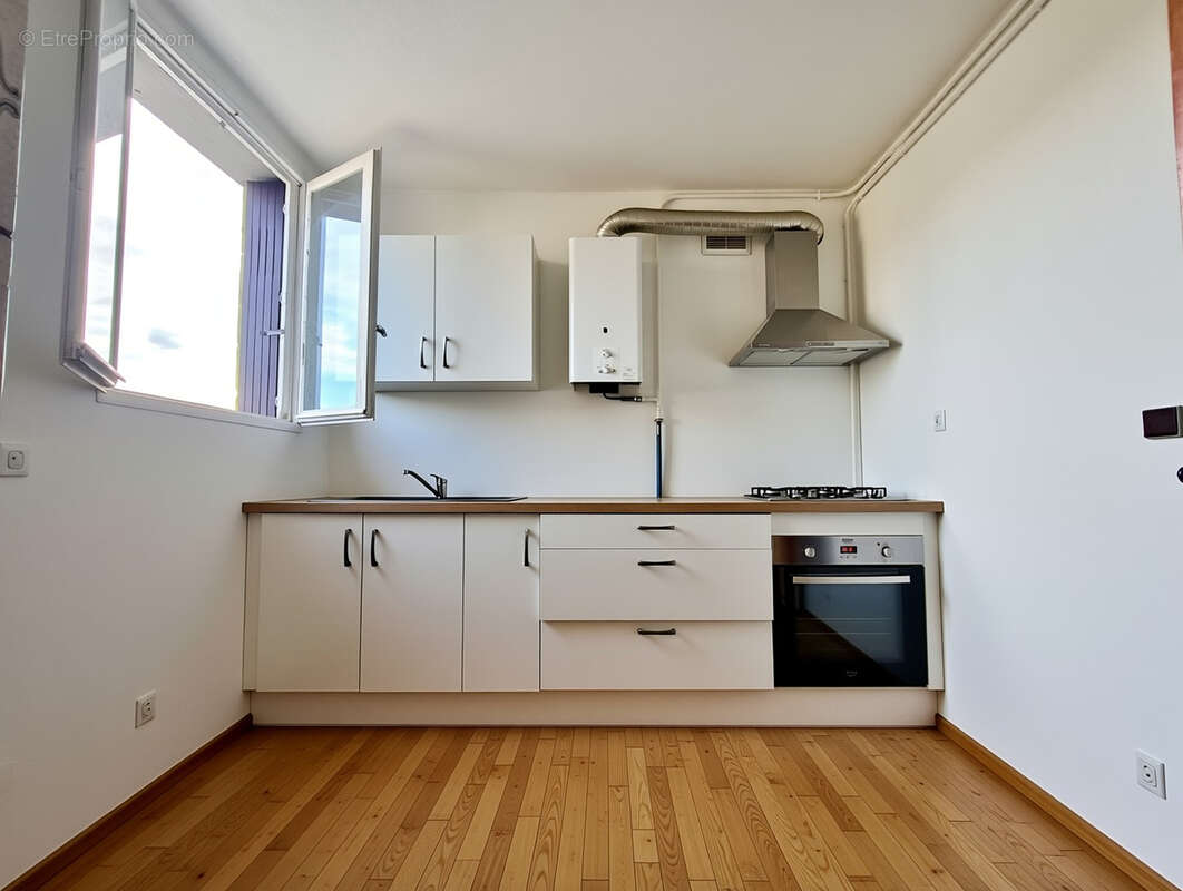 Appartement à SALON-DE-PROVENCE