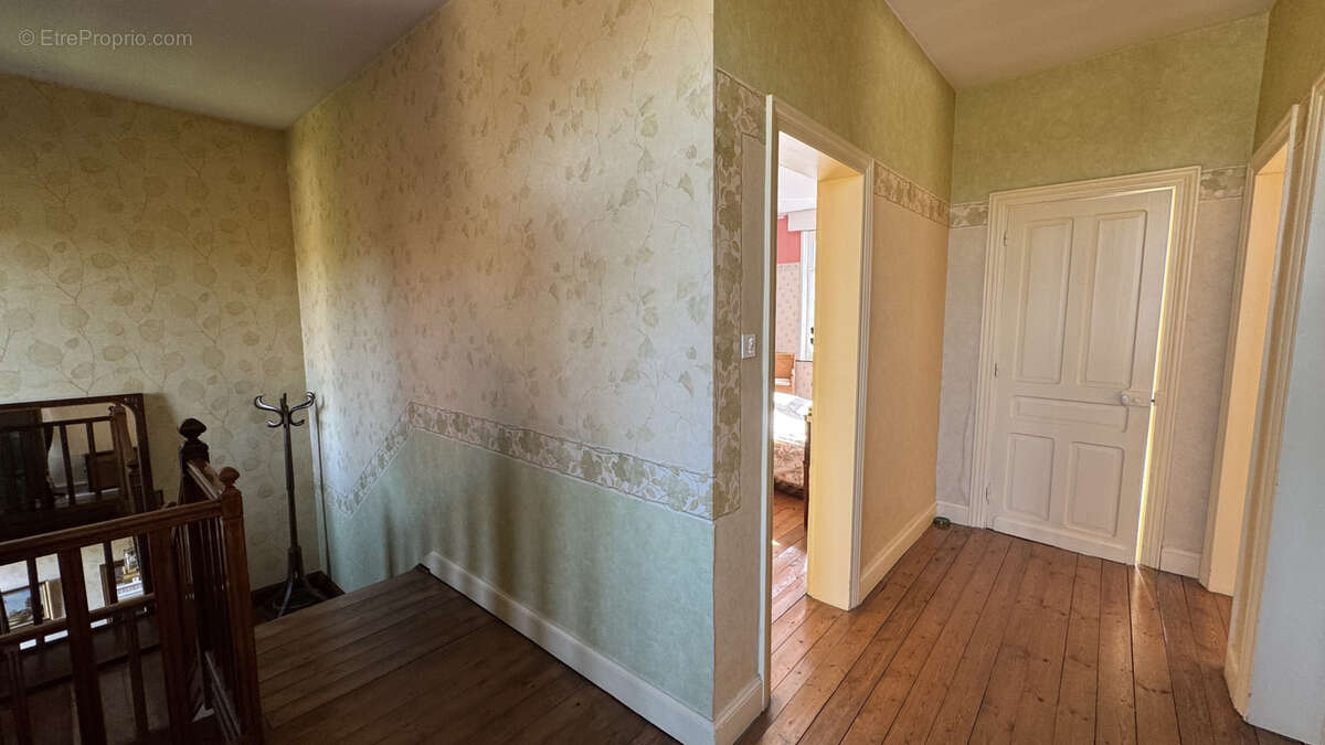 Maison à AIX-NOULETTE