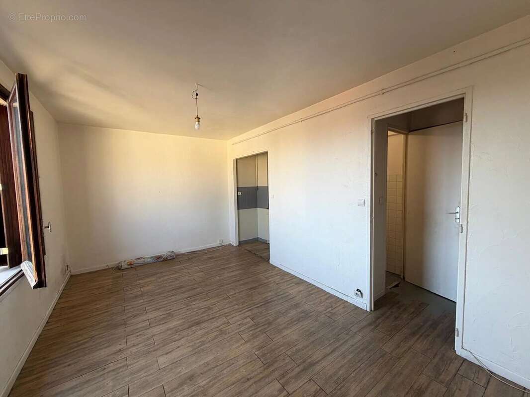 Appartement à MARSEILLE-1E