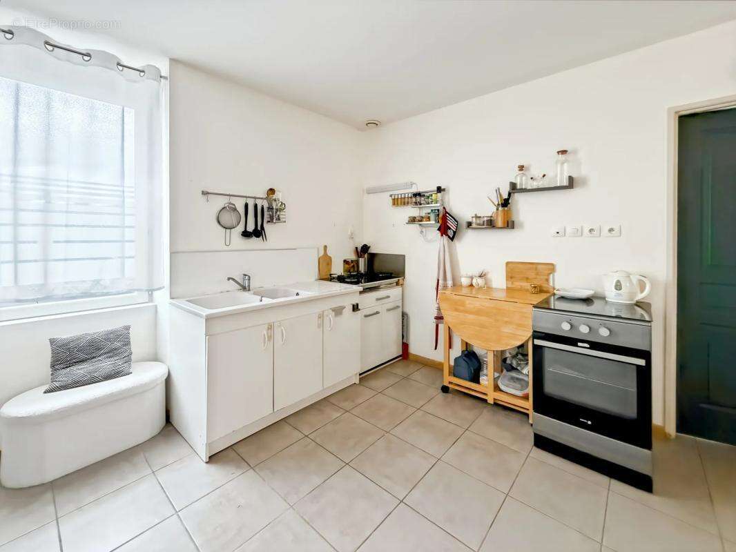 Maison à SAINT-CLAIR-DE-LA-TOUR