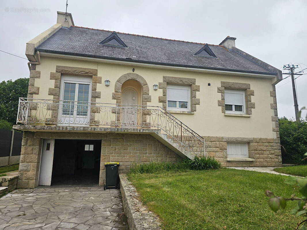 Maison à POMMERET