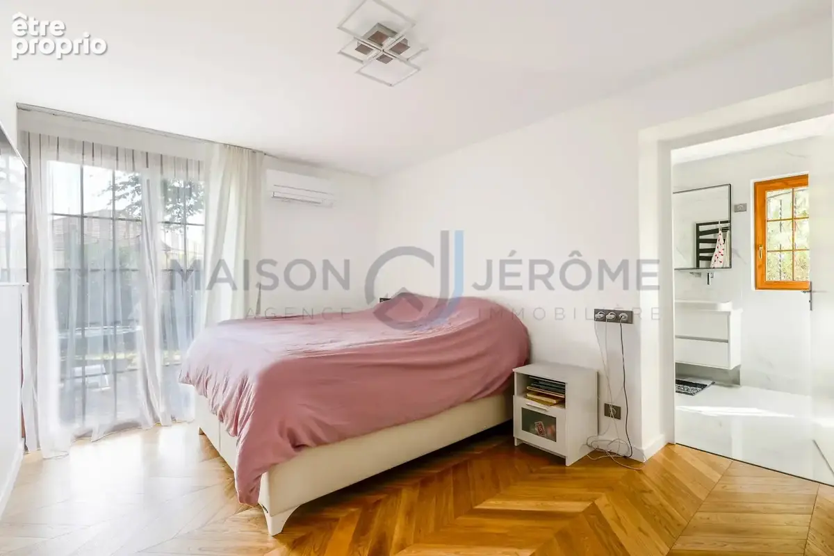 Sucy-en-brie – maison rénovée – 191,5 m² habitables – 5 chambres – séjour cathédrale – terrain de 1 021 m² - photo 8