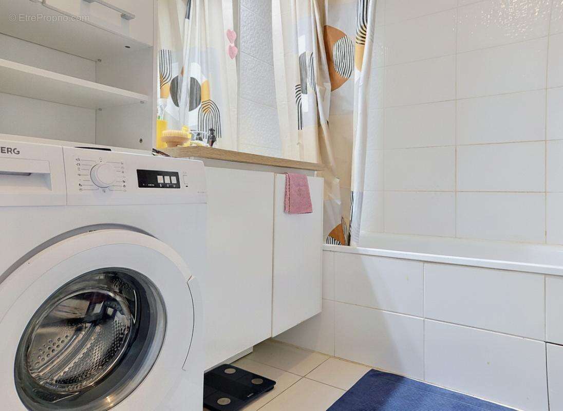 Appartement à MEYZIEU