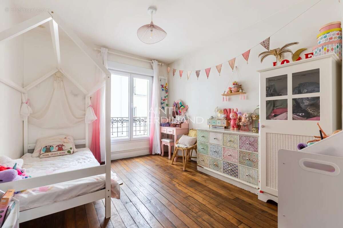 Appartement à PARIS-19E