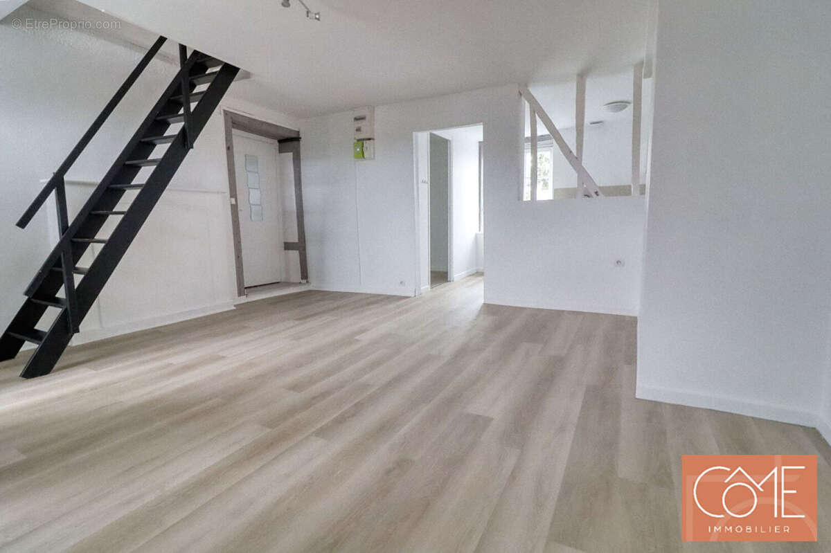 Appartement à NOYAL-SUR-VILAINE