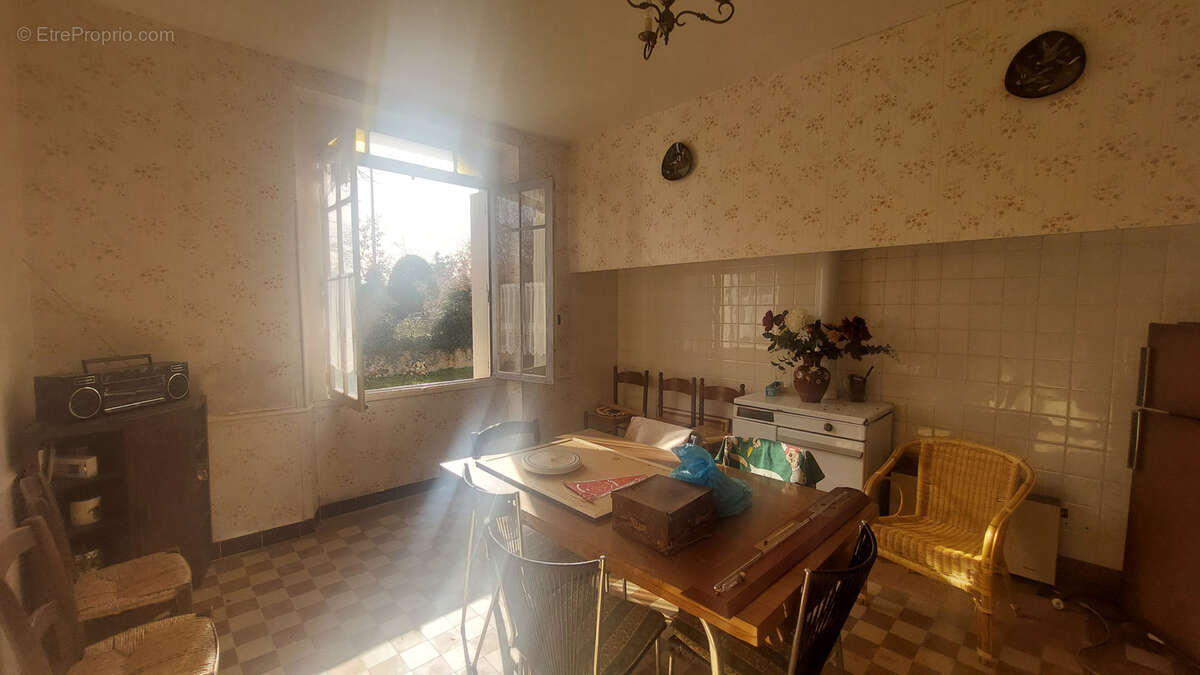 Maison à CAHUZAC-SUR-VERE